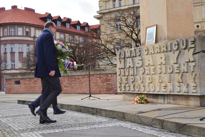 Hejtman uctil památku T. G. Masaryka v den jeho 167. narozenin