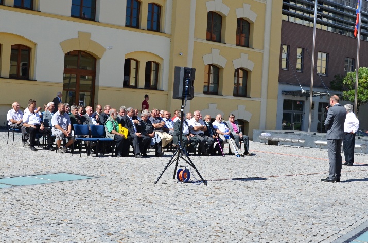 Pod Bílou věží se předávaly medaile. Sjeli se sem chovatelé z celého regionu