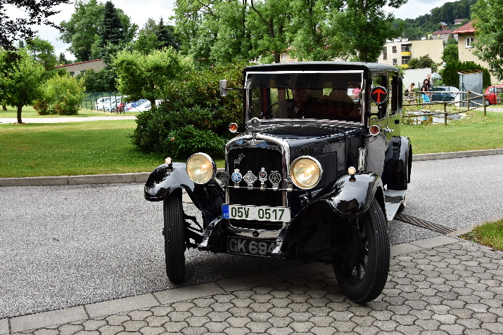 Atmosféru první republiky přinesly oslavy 80 let domova pro seniory v Polici nad Metují