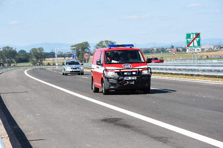 Na dálnici D11 u Hradce Králové dnes zasahovaly jednotky IZS Královéhradeckého kraje