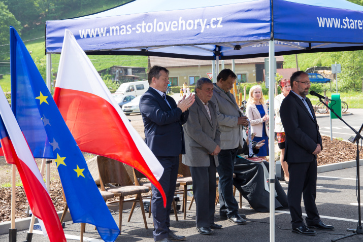 Turistům slouží v Machovské Lhotě nové parkoviště