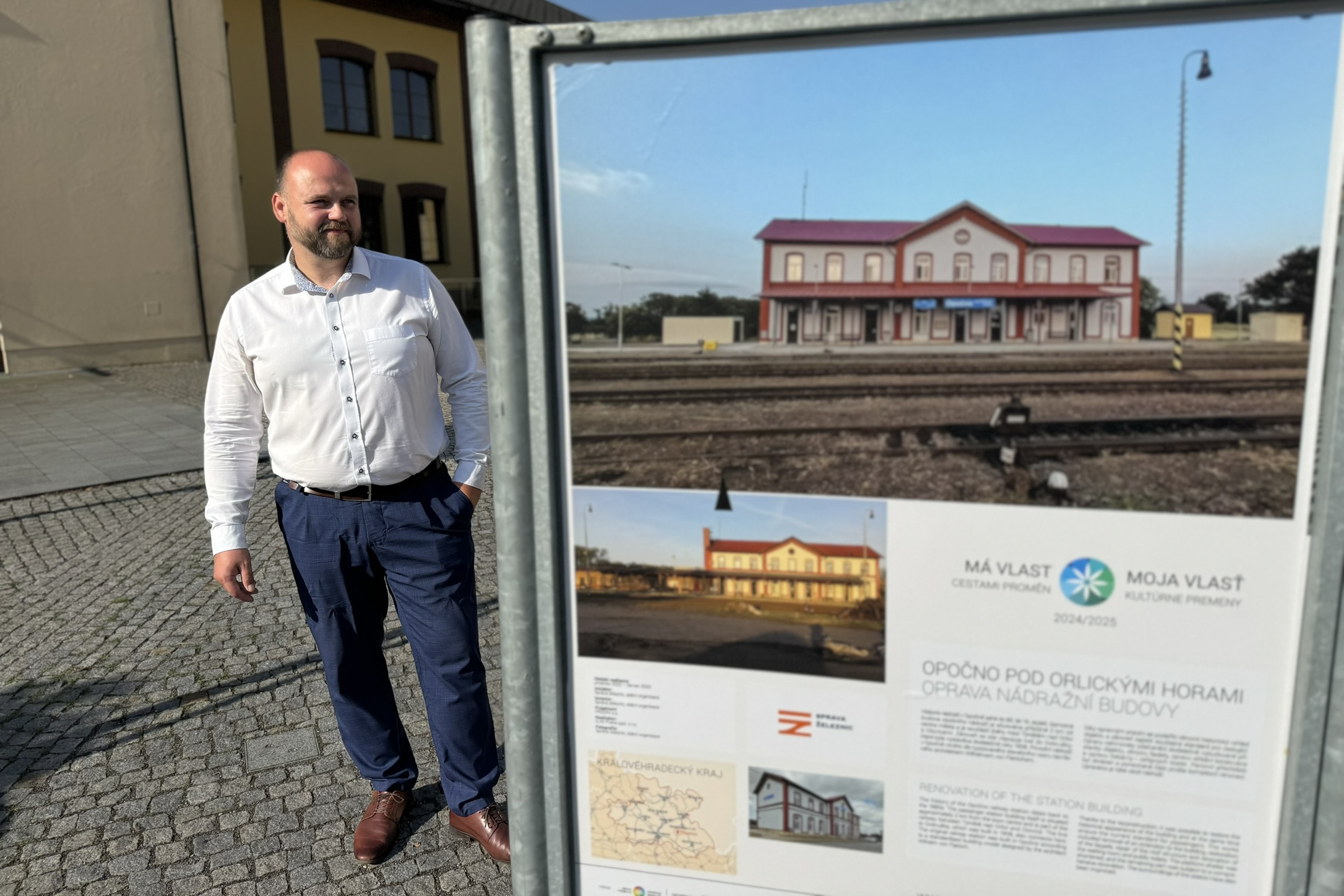 Do Královéhradeckého kraje dorazila výstava Má vlast cestami proměn, pro nejlepší proměnu můžete hlasovat