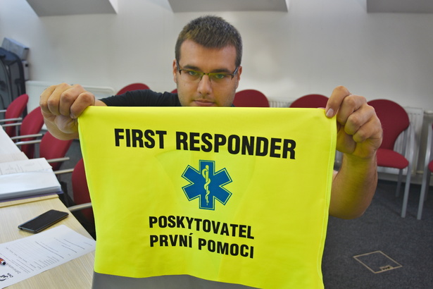 Dobrovolně pomáhají záchranářům a jejich počet stále roste. To jsou first respondeři