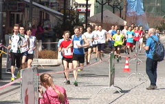 VIDEO: Juniorský maraton přilákal stovky studentů z celého kraje