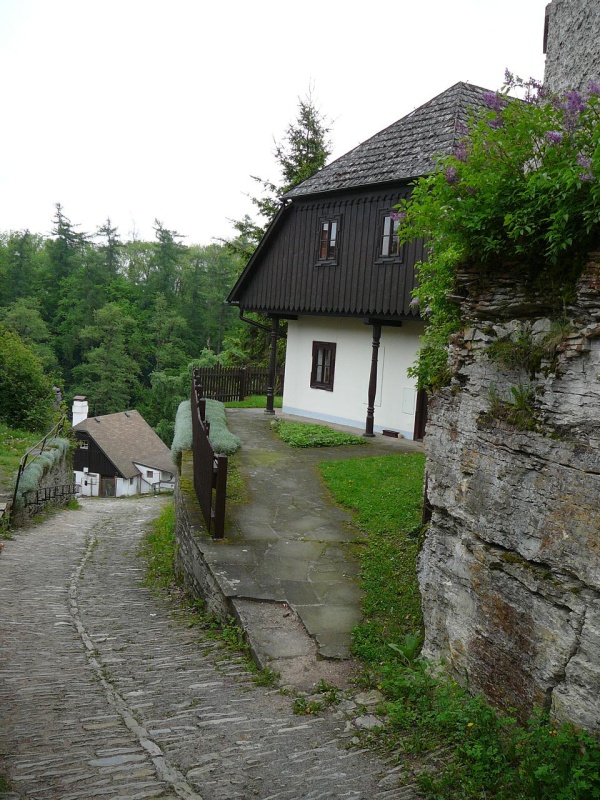 Podkostelí-štětová cesta