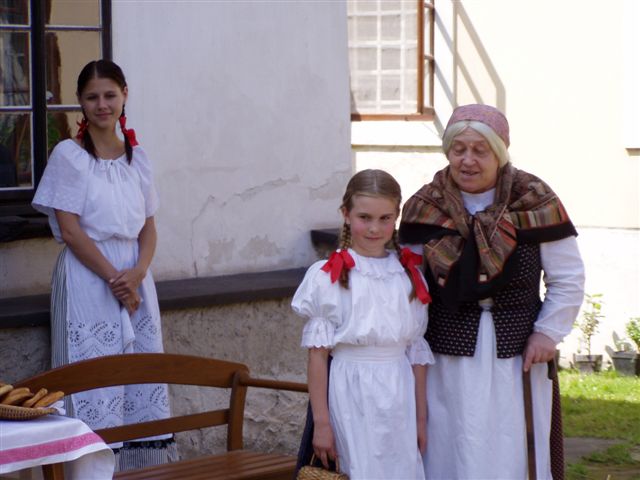 Oživlé postavy z Babičky