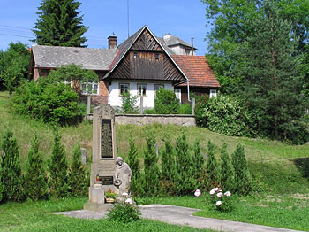 Slatina  - památník obětem obou světových válek