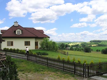 Studnice - citlivé sladění nové zástavby s okolní krajinou